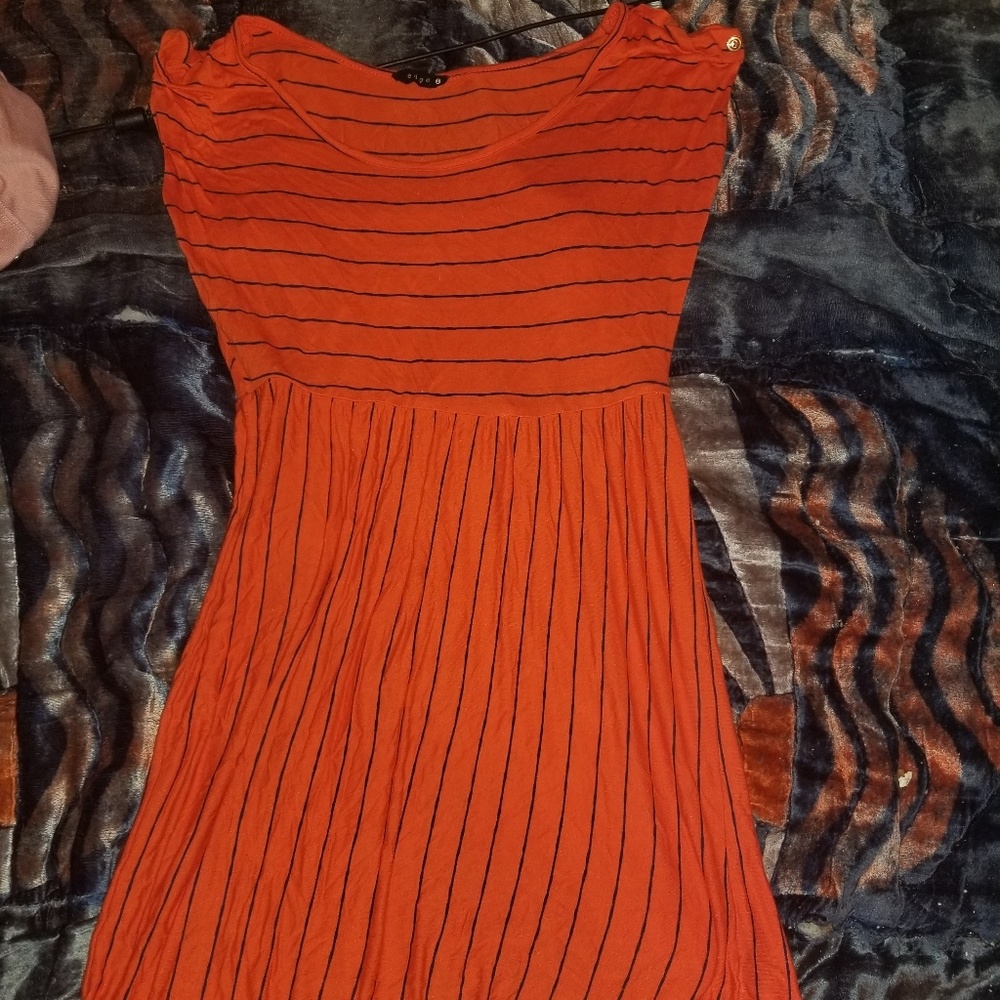 DRESS